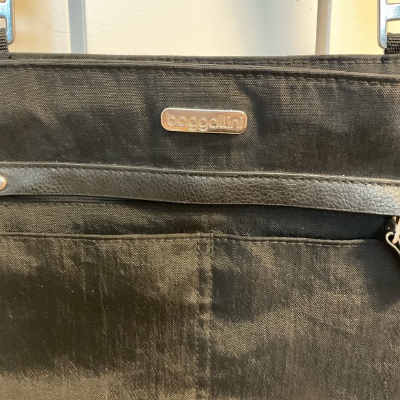 Baggalini crossbody - Picture 2 of 4